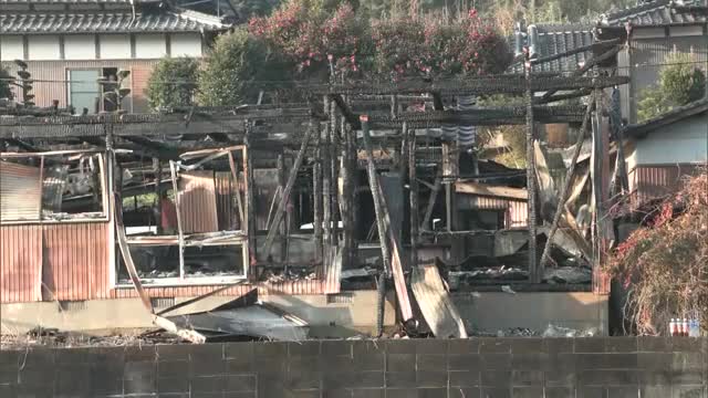 多久市で火事 住宅2棟が全焼 焼け跡から1人の遺体 住人の70代男性と連絡とれず【佐賀県】